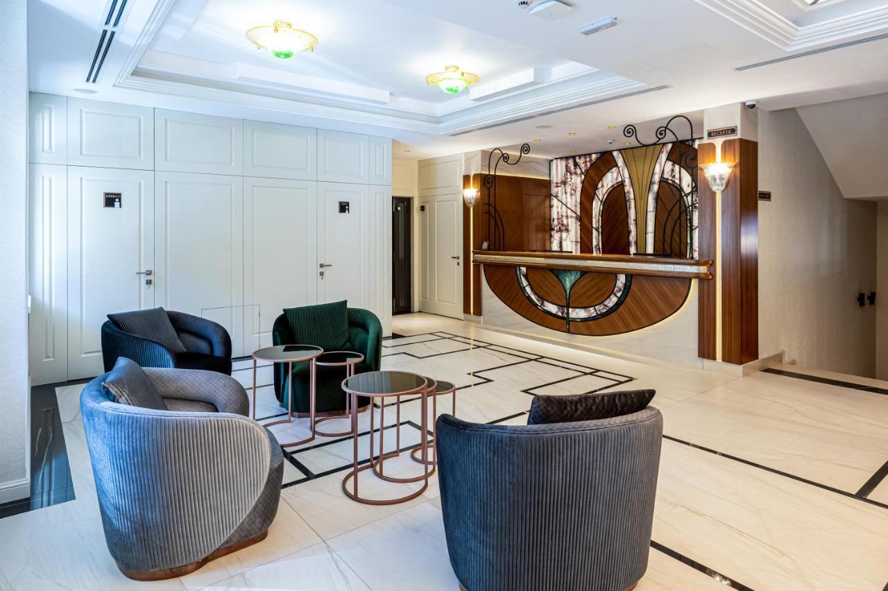 Hotel Carolin Călimăneşti Exteriör bild