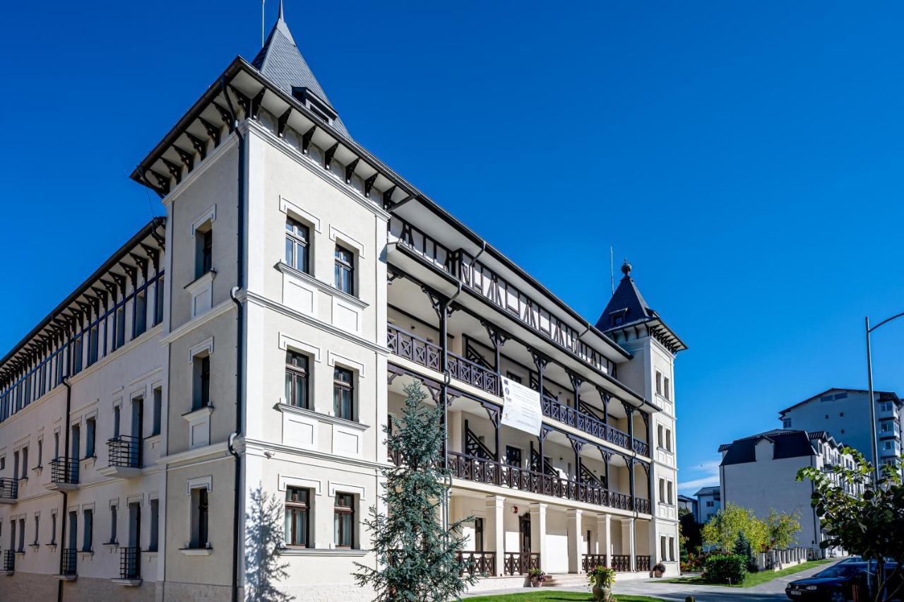 Hotel Carolin Călimăneşti Exteriör bild