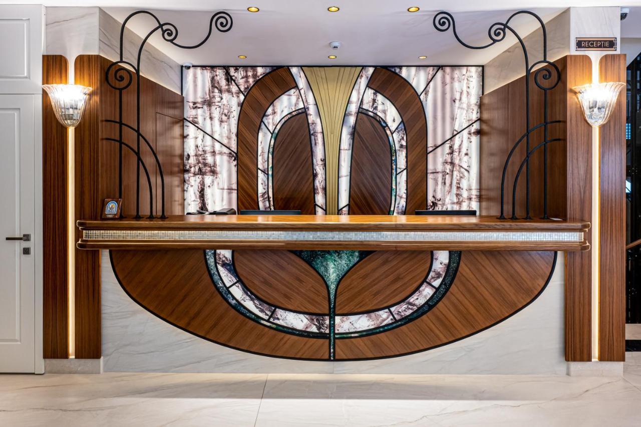 Hotel Carolin Călimăneşti Exteriör bild