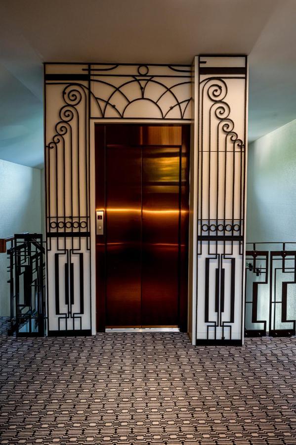 Hotel Carolin Călimăneşti Exteriör bild