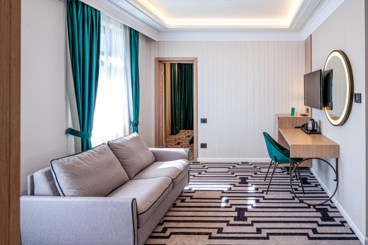 Hotel Carolin Călimăneşti Exteriör bild